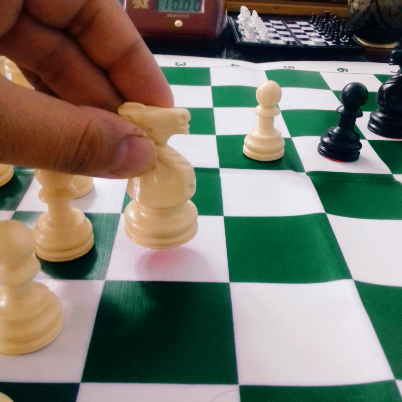 آموزش شطرنج توسط قهرمان اسبق استان و مربی فدراسیون