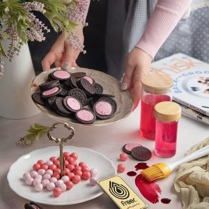 فروش رنگ قرمز کارمین مناسب کرم ویفر